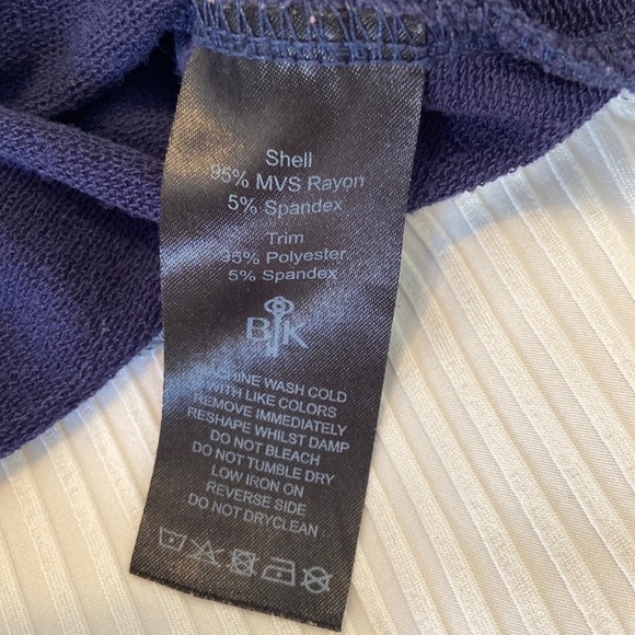 Navy/white Top by Belyn Key - XL - Picture 8 of 9